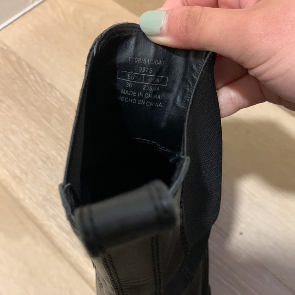 Zara black lug sole platform ankle boots - Picture 3 of 3